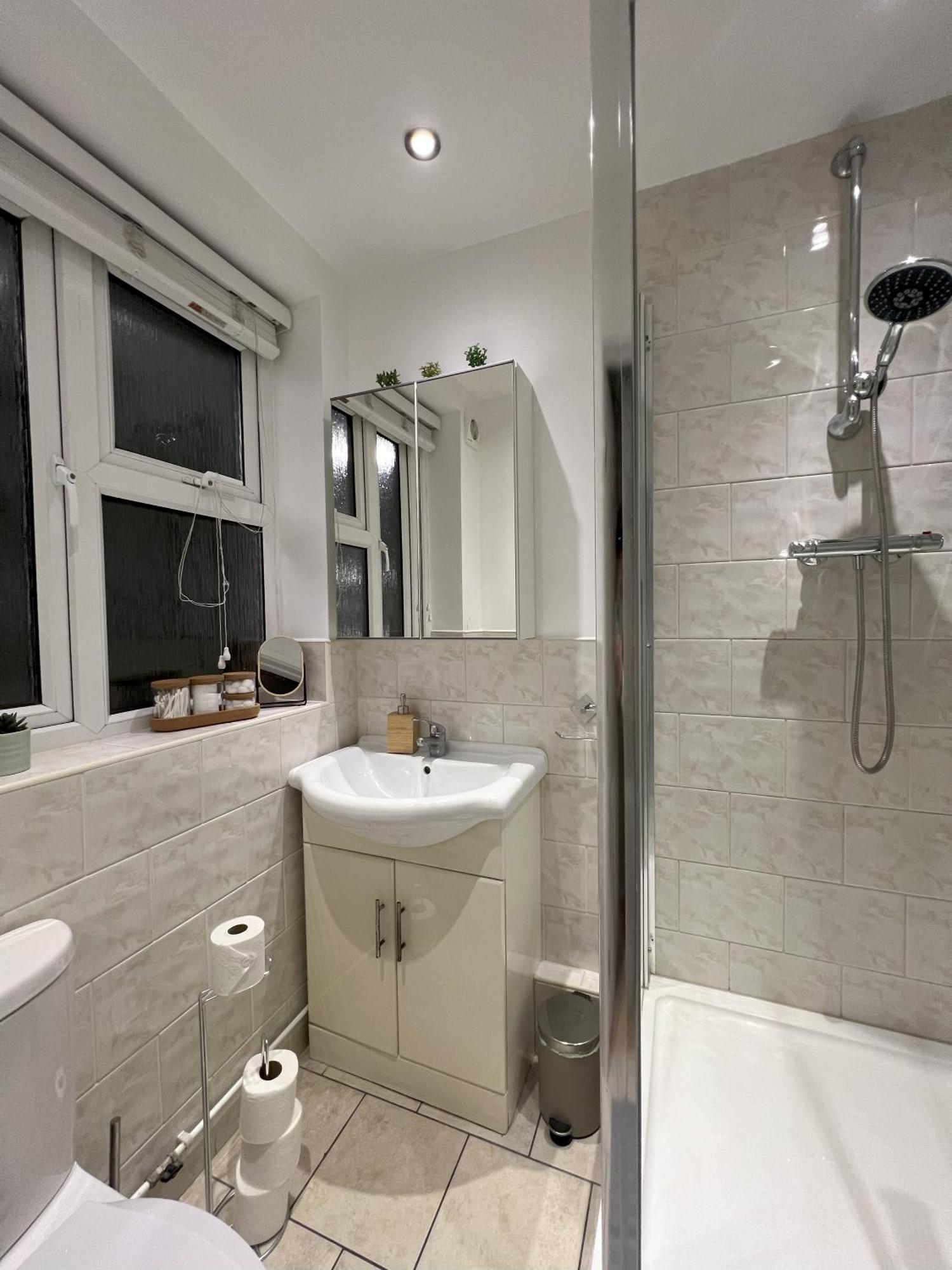 Appartement Spacious & Modern Family Gem Londen